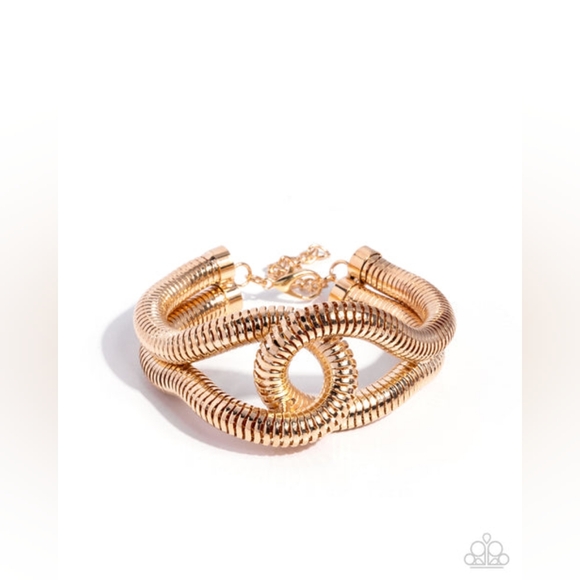 Chic Gold-Tone Women's Bracelet - Picture 3 of 3